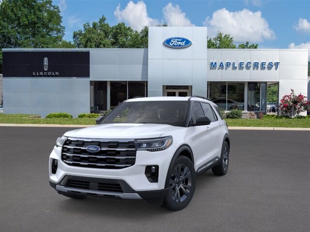 2025 Ford Explorer photo 2