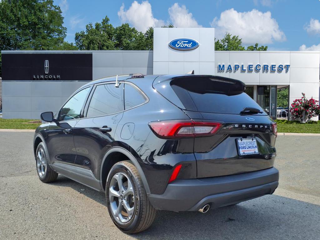 2025 Ford Escape ST-Line photo 2