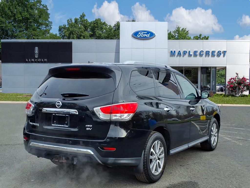 2013 Nissan Pathfinder SV photo 4