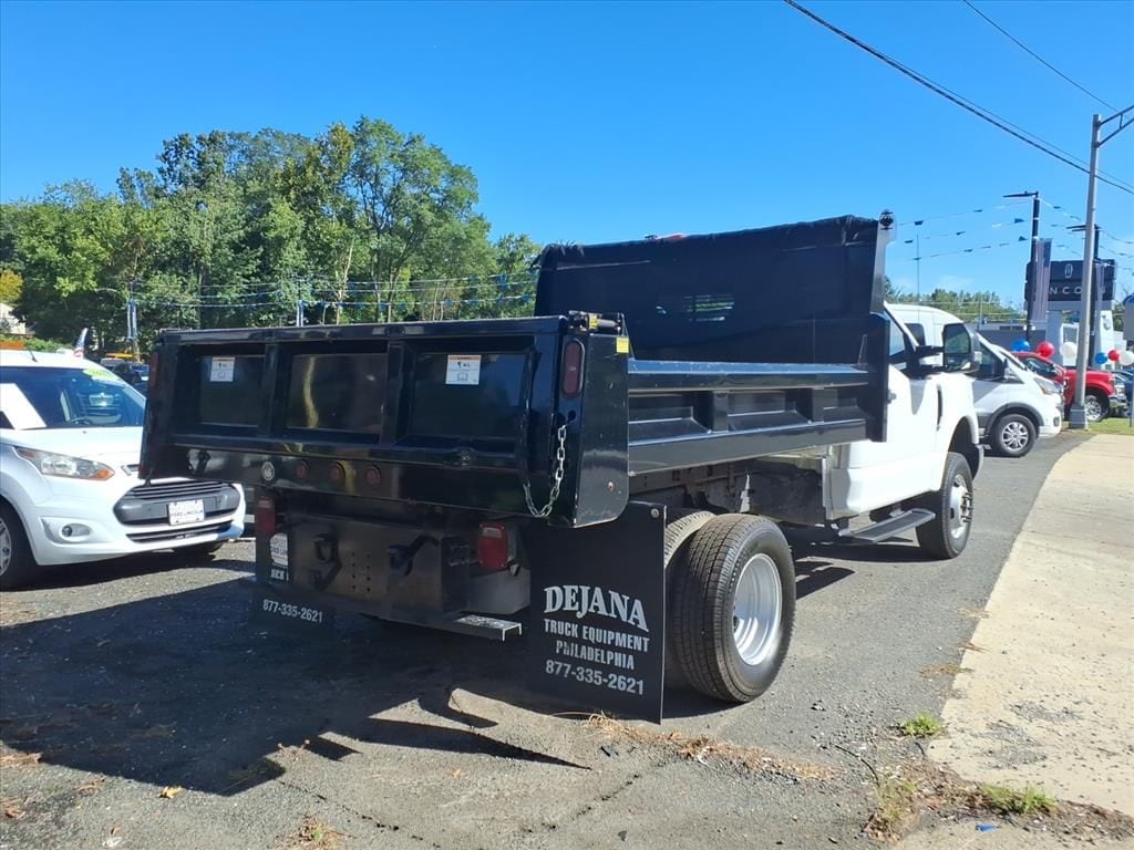 2018 Ford F-350 Super Duty Chassis Cab XL