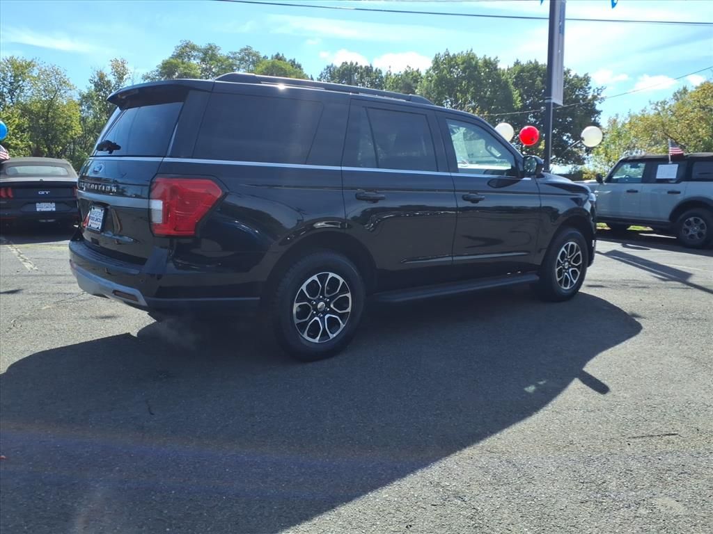 2024 Ford Expedition XLT photo 3