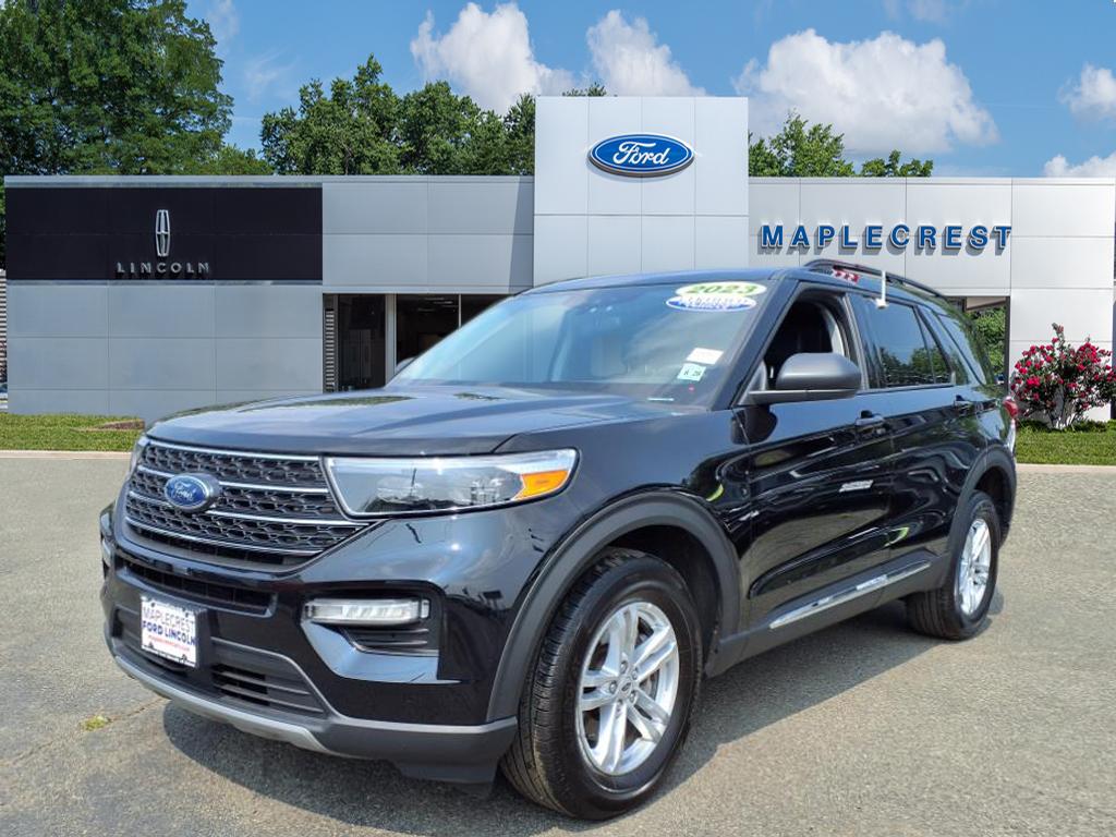 2023 Ford Explorer XLT photo 2
