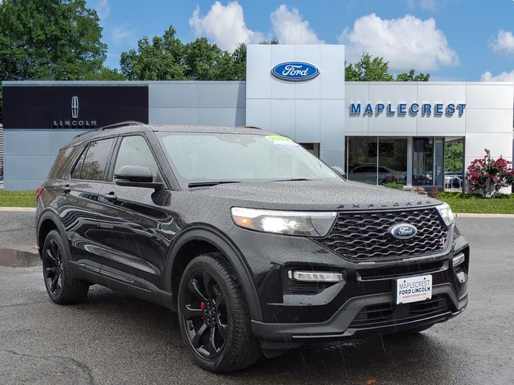 2022 Ford Explorer ST's photo