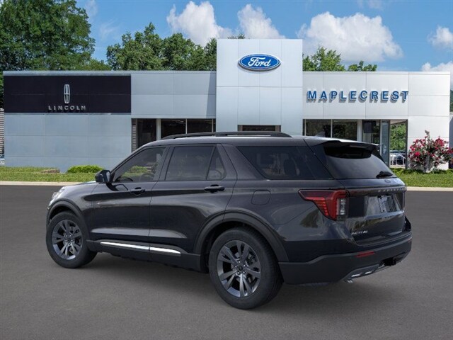 2025 Ford Explorer photo 4