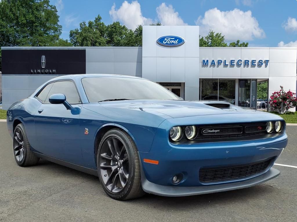 Used 2020 Dodge Challenger Image
