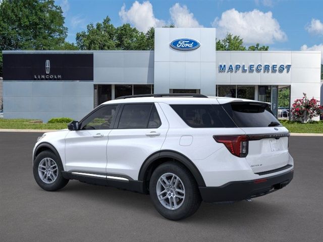 2025 Ford Explorer photo 4