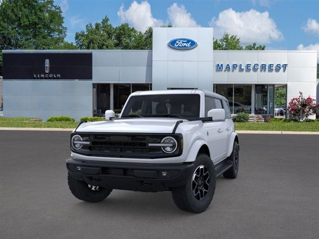 2025 Ford Bronco Outer Banks photo 2