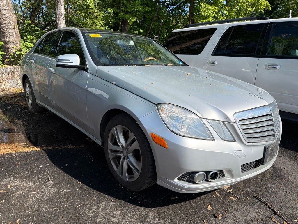 2010 Mercedes-Benz E-Class's photo