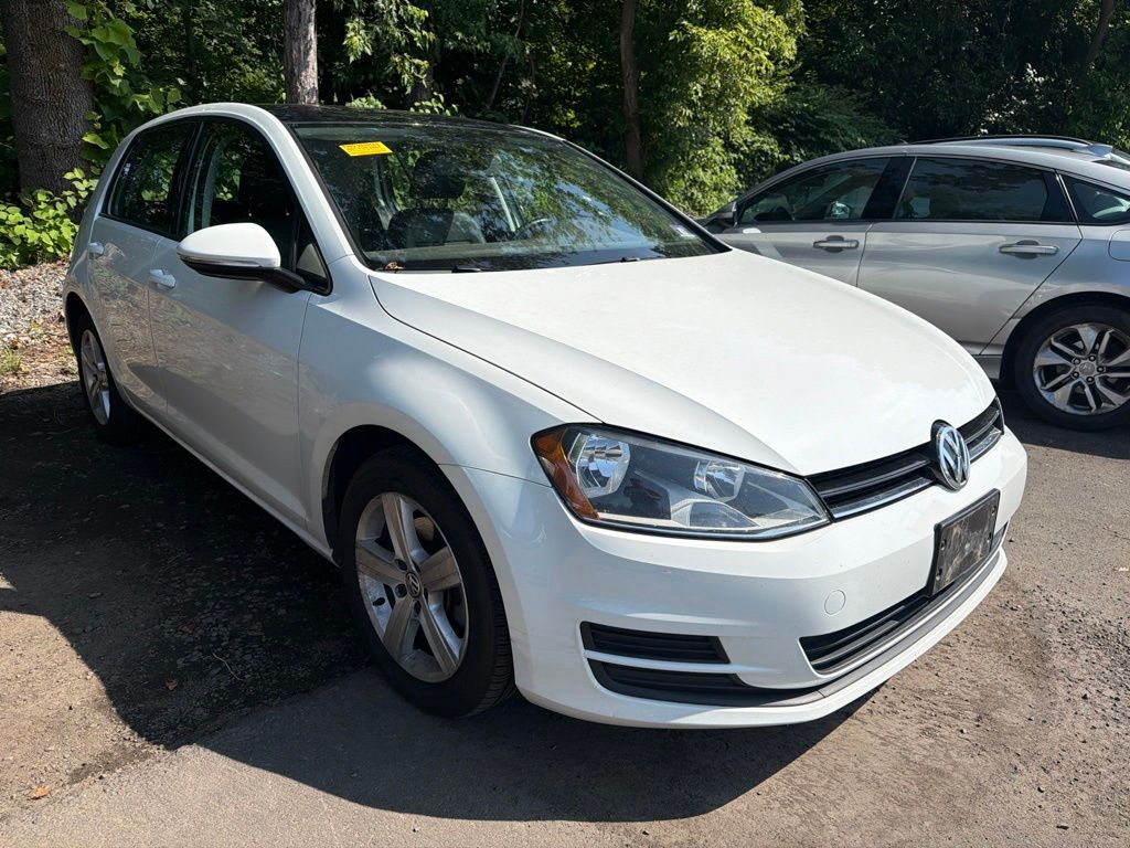2017 Volkswagen Golf TSI Wolfsburg Edition 4-Door's photo