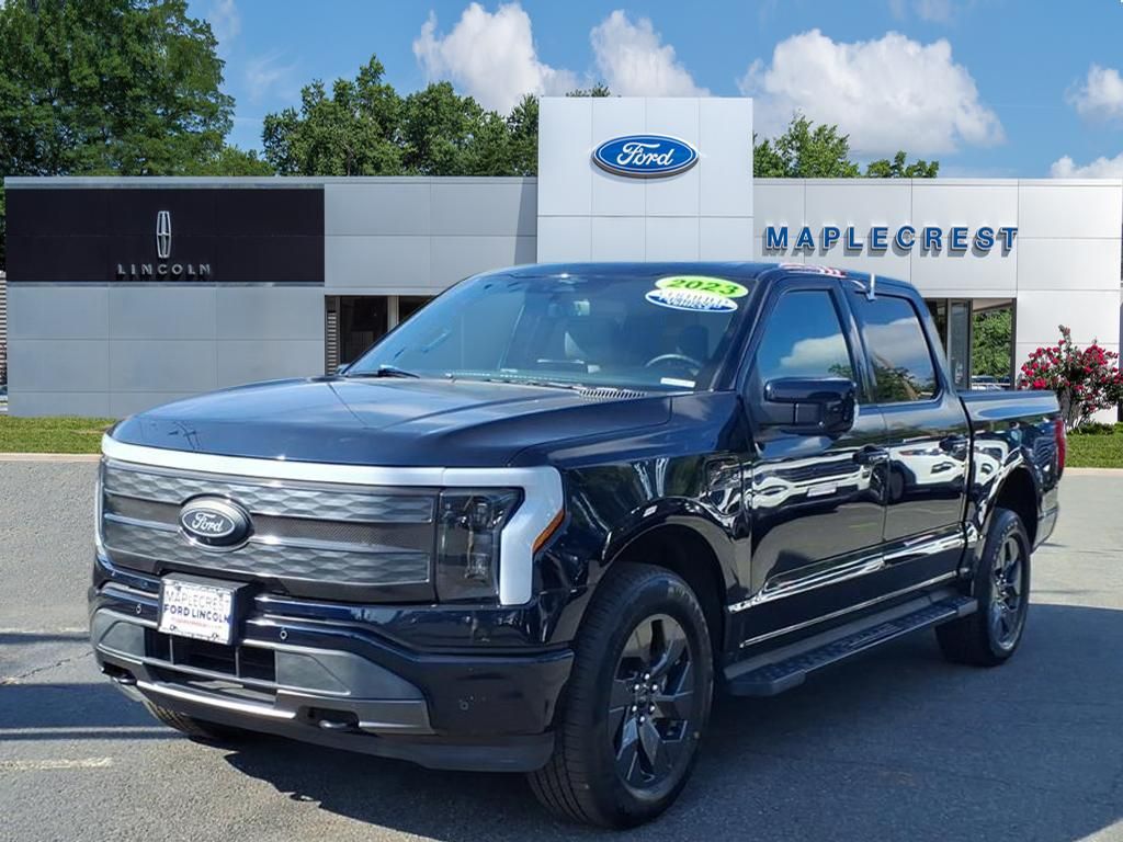 2023 Ford F-150 Lightning Lariat photo 2