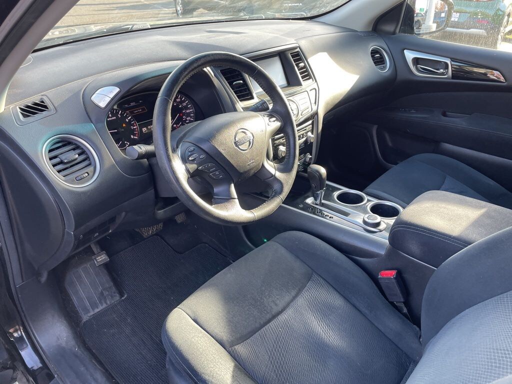 Used 2013 Nissan Pathfinder SV SUV