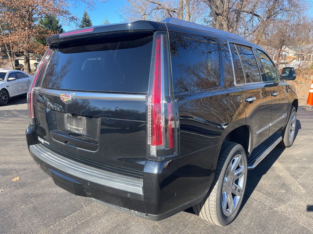 2020 Cadillac Escalade Luxury photo 2