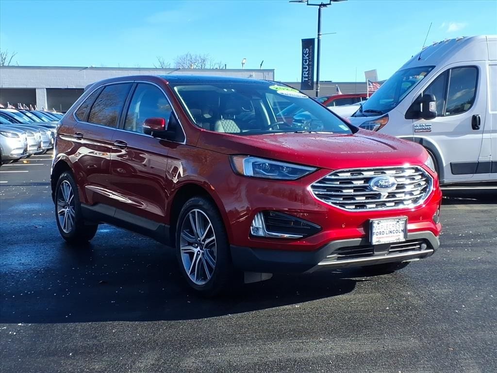 2024 Ford Edge Titanium's photo