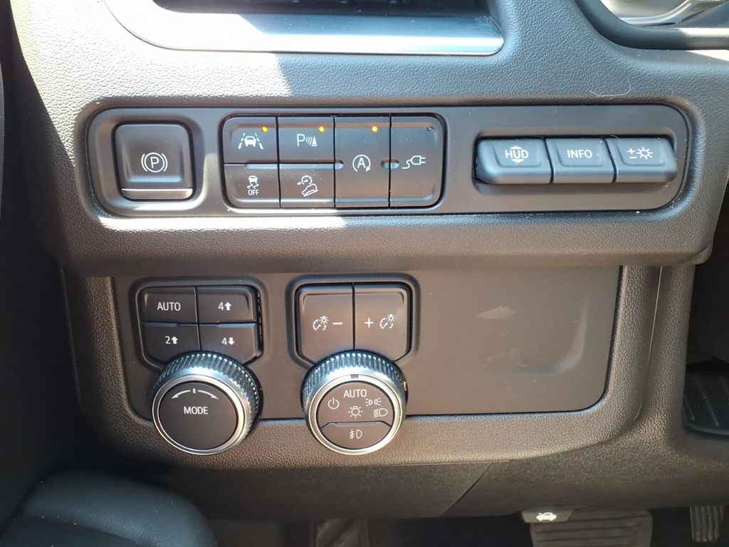 2021 GMC Yukon XL AT4 - Photo 7