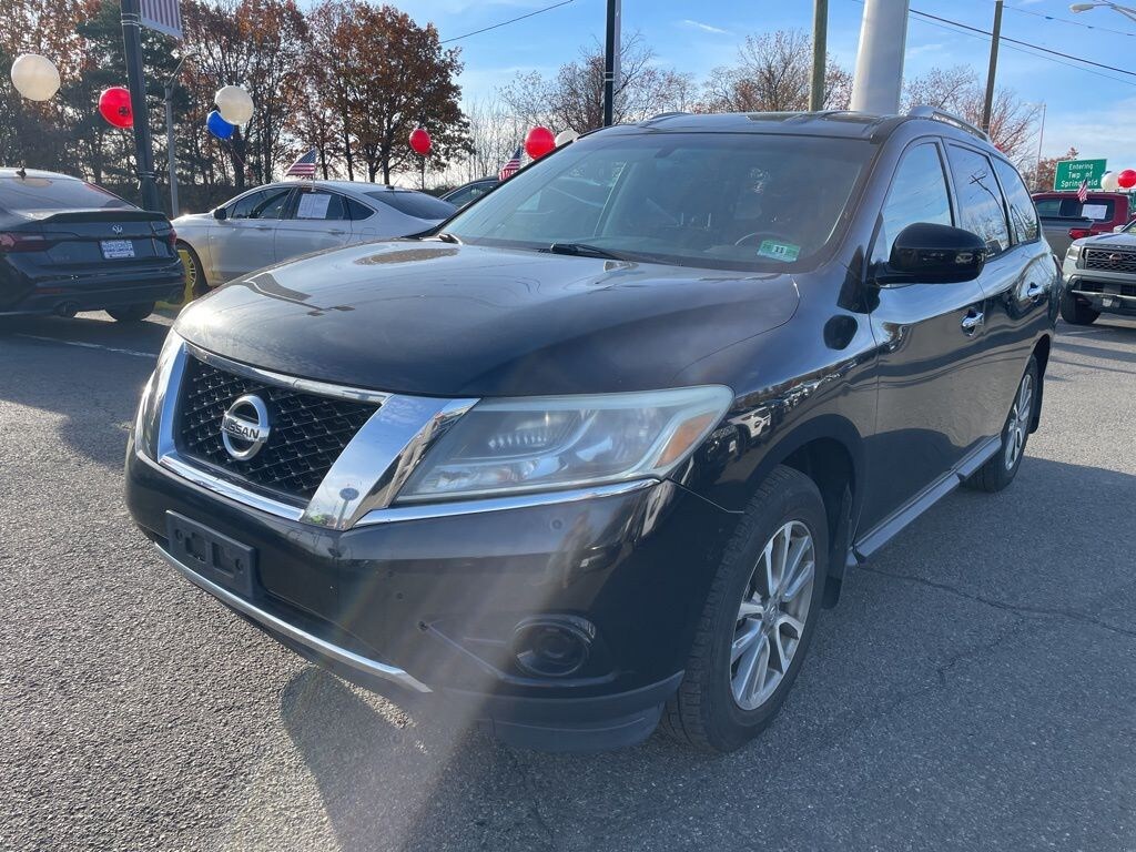 Used 2013 Nissan Pathfinder SV SUV
