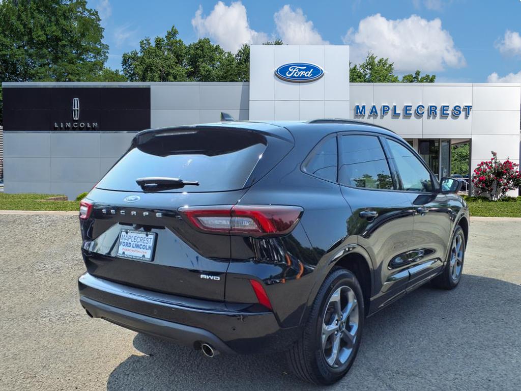 2023 Ford Escape ST-Line photo 4