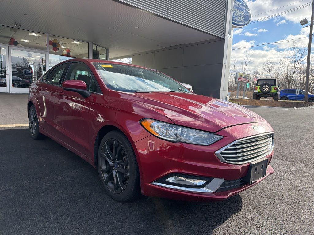 2018 Ford Fusion SE's photo