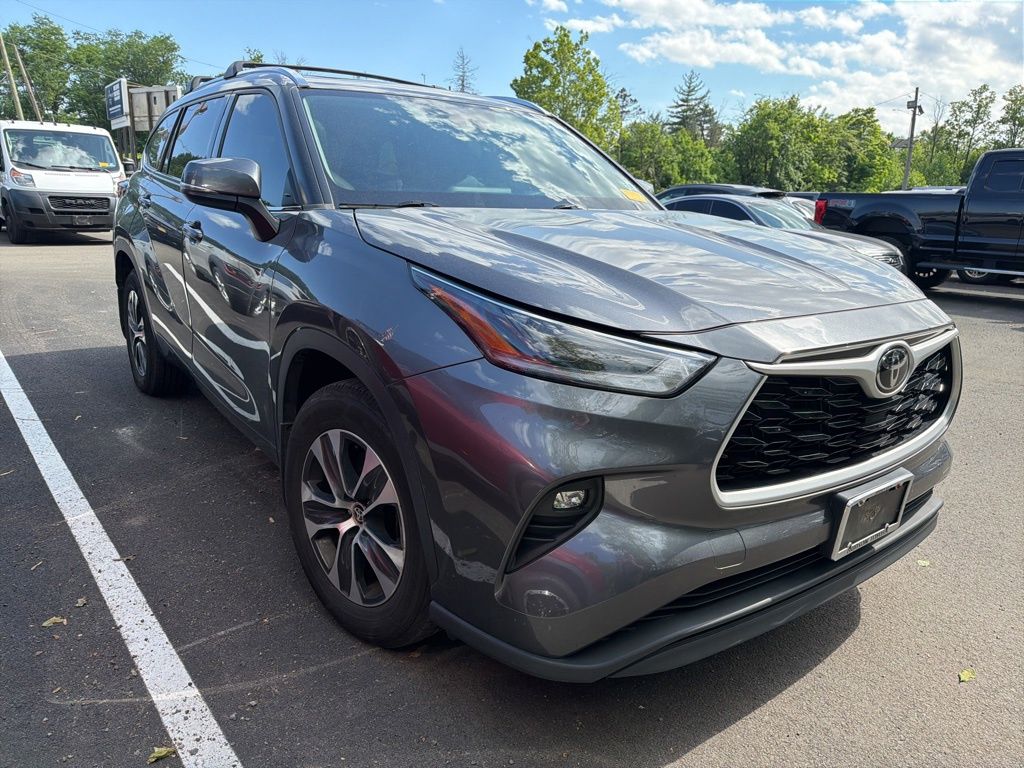 2021 Toyota Highlander XLE 4x4 V6's photo