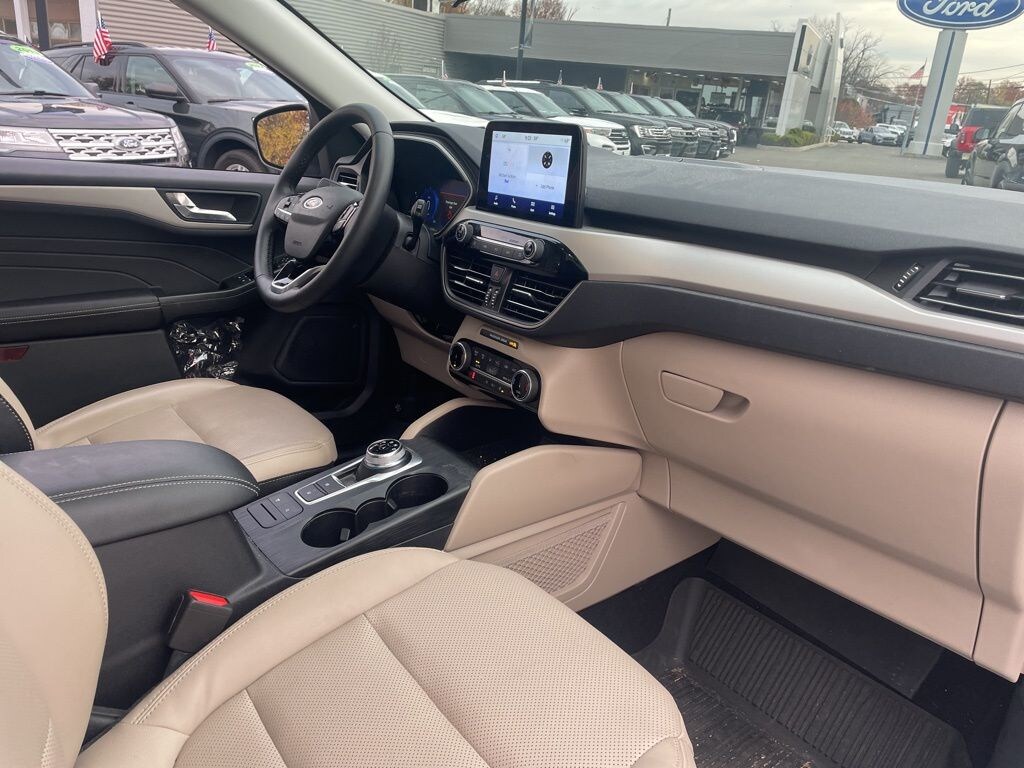 Used 2022 Ford Escape SEL SUV