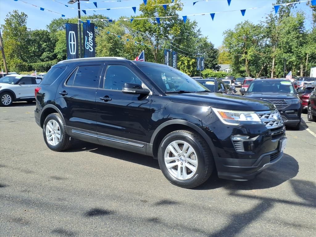 2018 Ford Explorer XLT photo 2