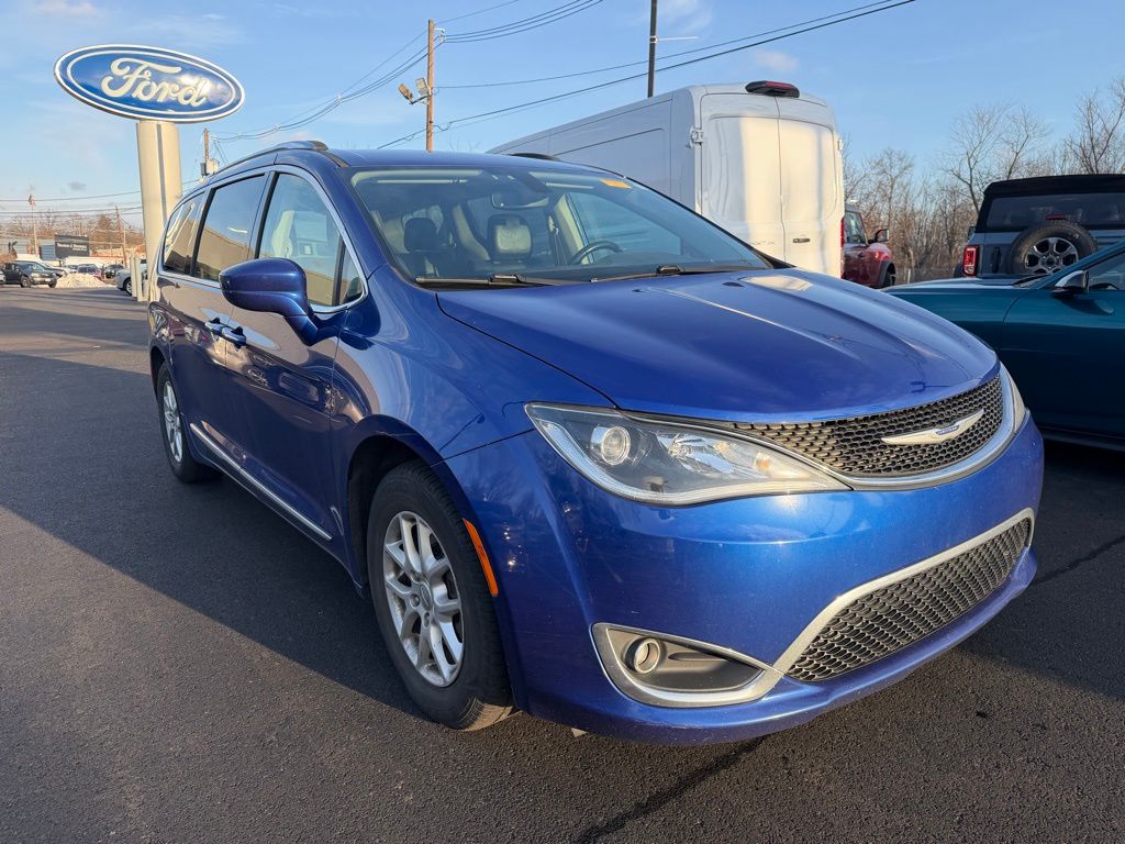 2020 Chrysler Pacifica Touring L's photo
