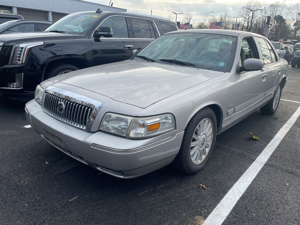 2010 Mercury Grand Marquis LS's photo