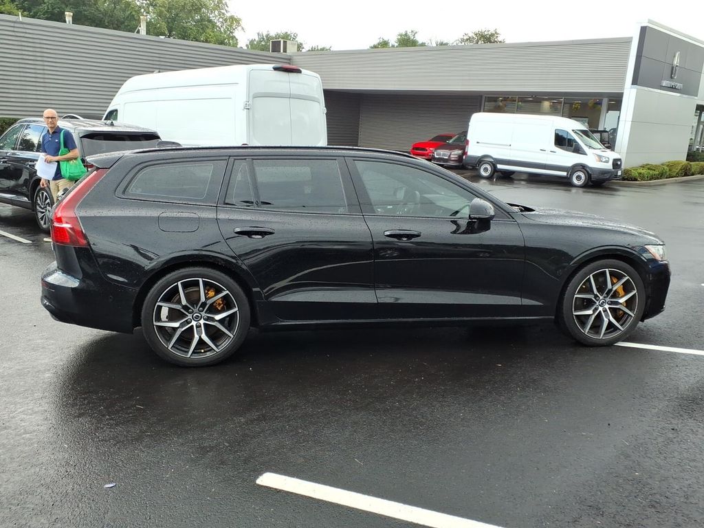 2024 Volvo V60 17