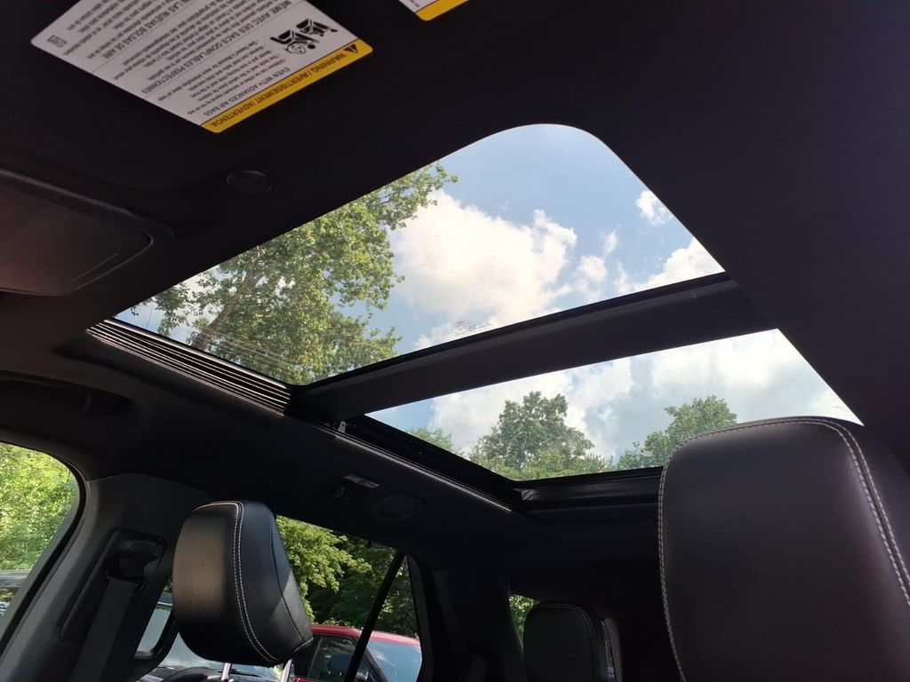 2022 Ford Explorer ST - Photo 18