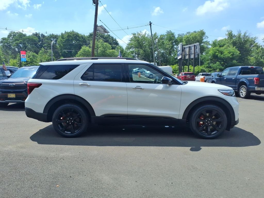 2022 Ford Explorer ST - Photo 22