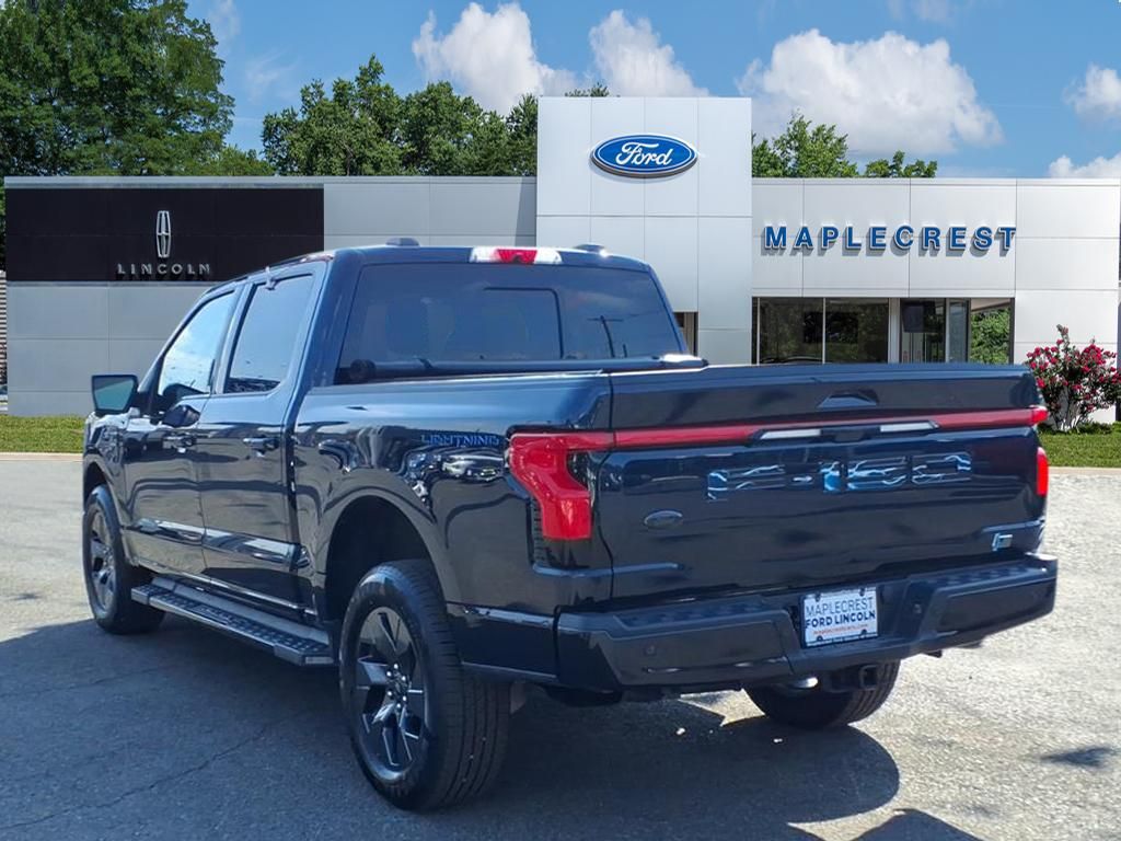 2023 Ford F-150 Lightning Lariat photo 3