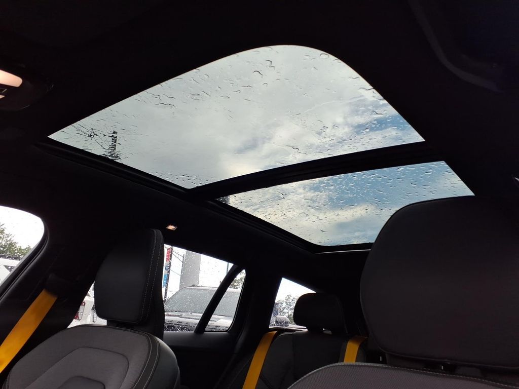2024 Volvo V60 27
