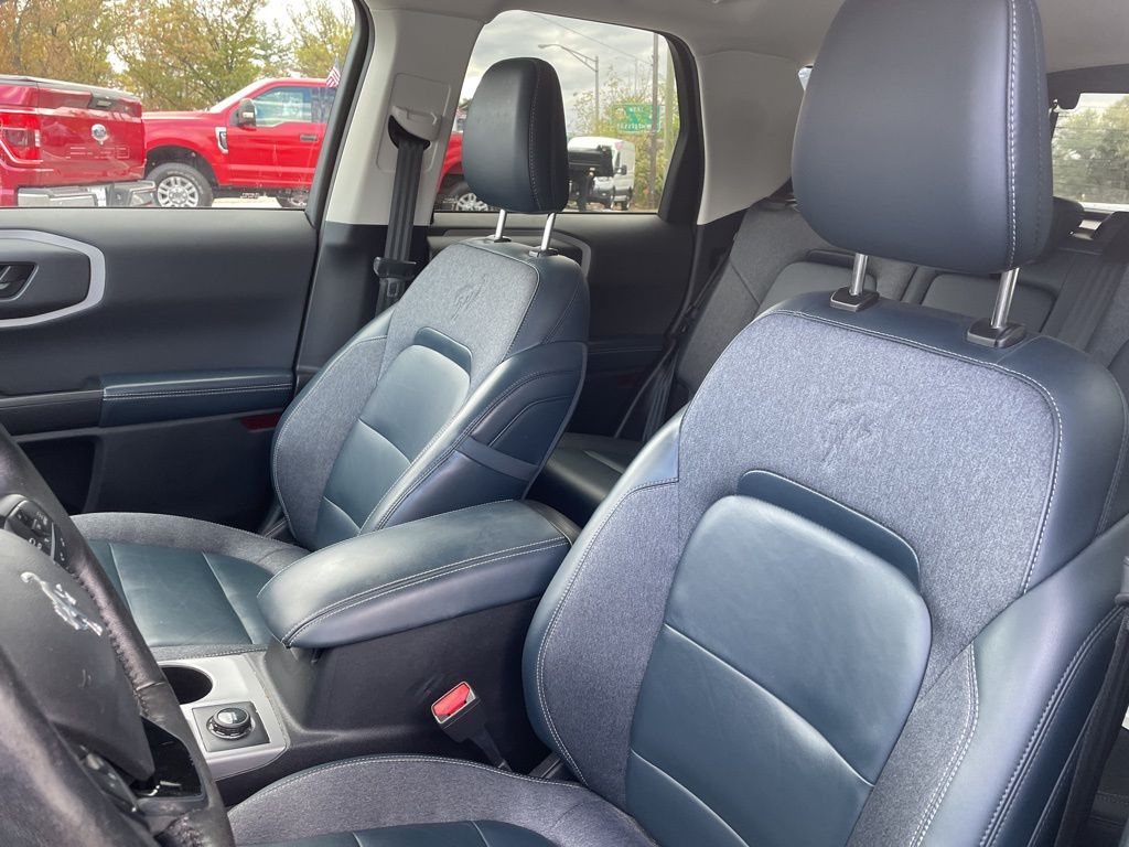 2023 Ford Bronco Sport Outer Banks photo 2