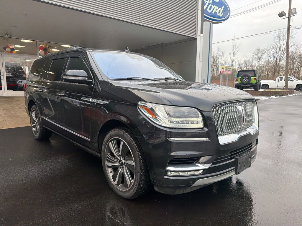 2019 Lincoln Navigator Reserve's photo