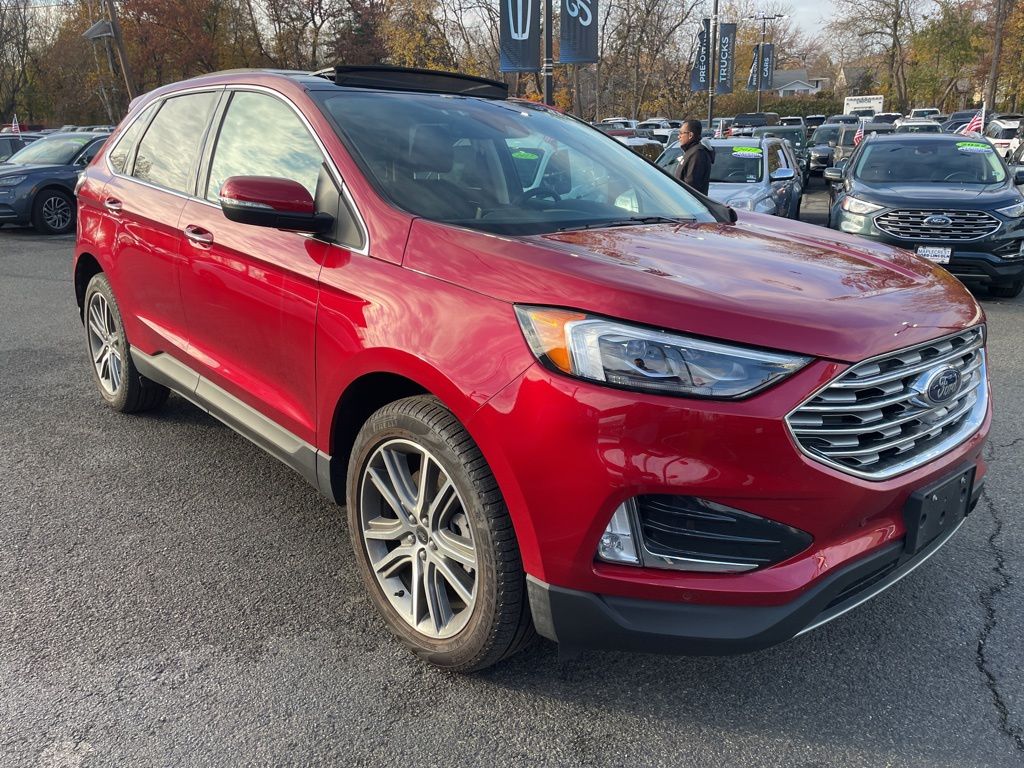 2024 Ford Edge Titanium photo 3