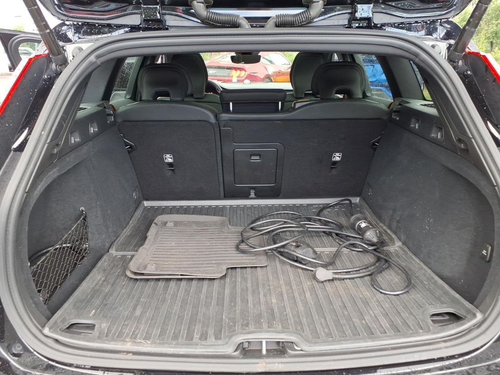 2024 Volvo V60 29