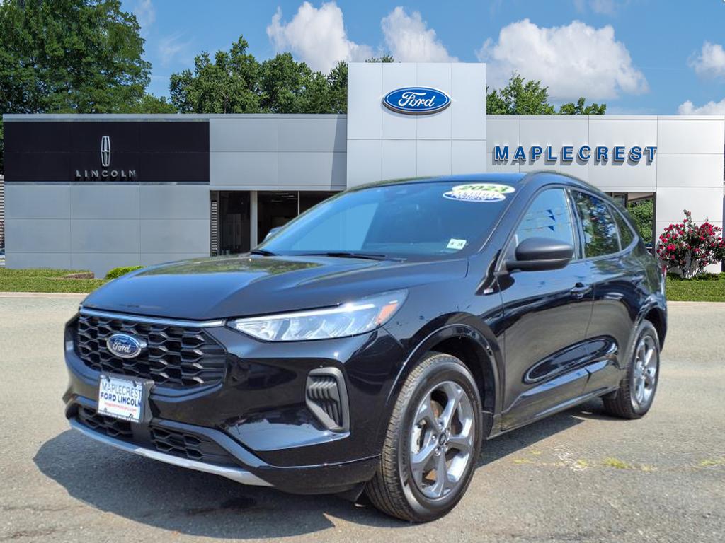 2023 Ford Escape ST-Line photo 2
