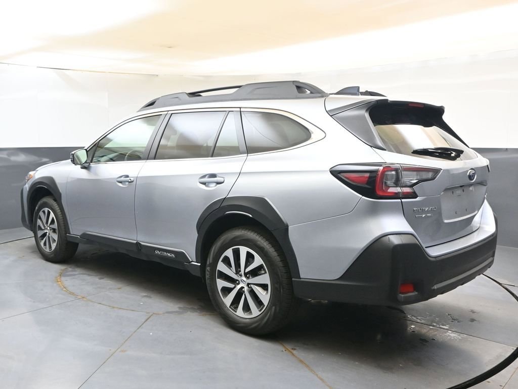 Used 2025 Subaru Outback Premium SUV