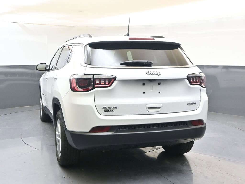 2023 Jeep Compass Latitude photo 4