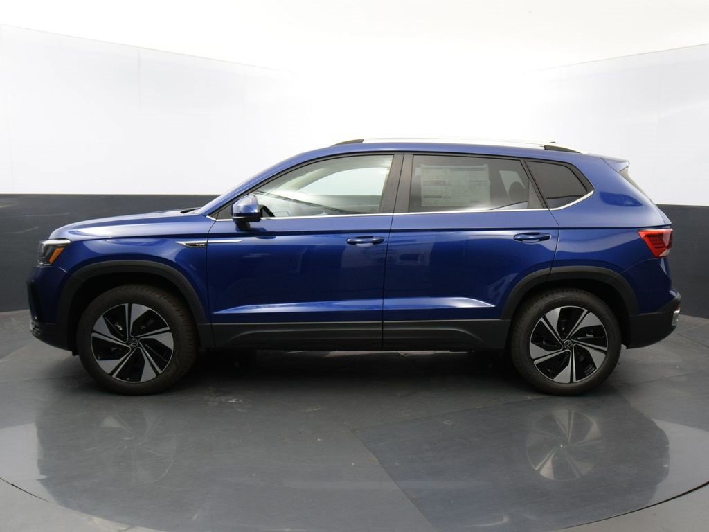 2024 Volkswagen Taos SE photo 2