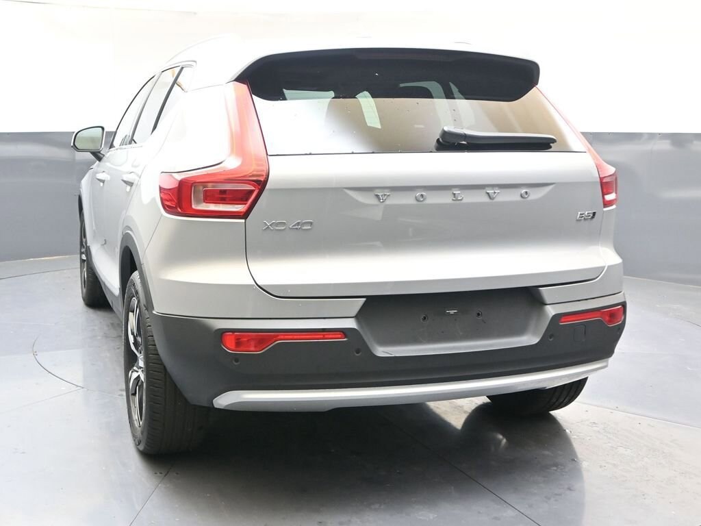 Used 2025 Volvo XC40 B5 Core Bright Theme SUV