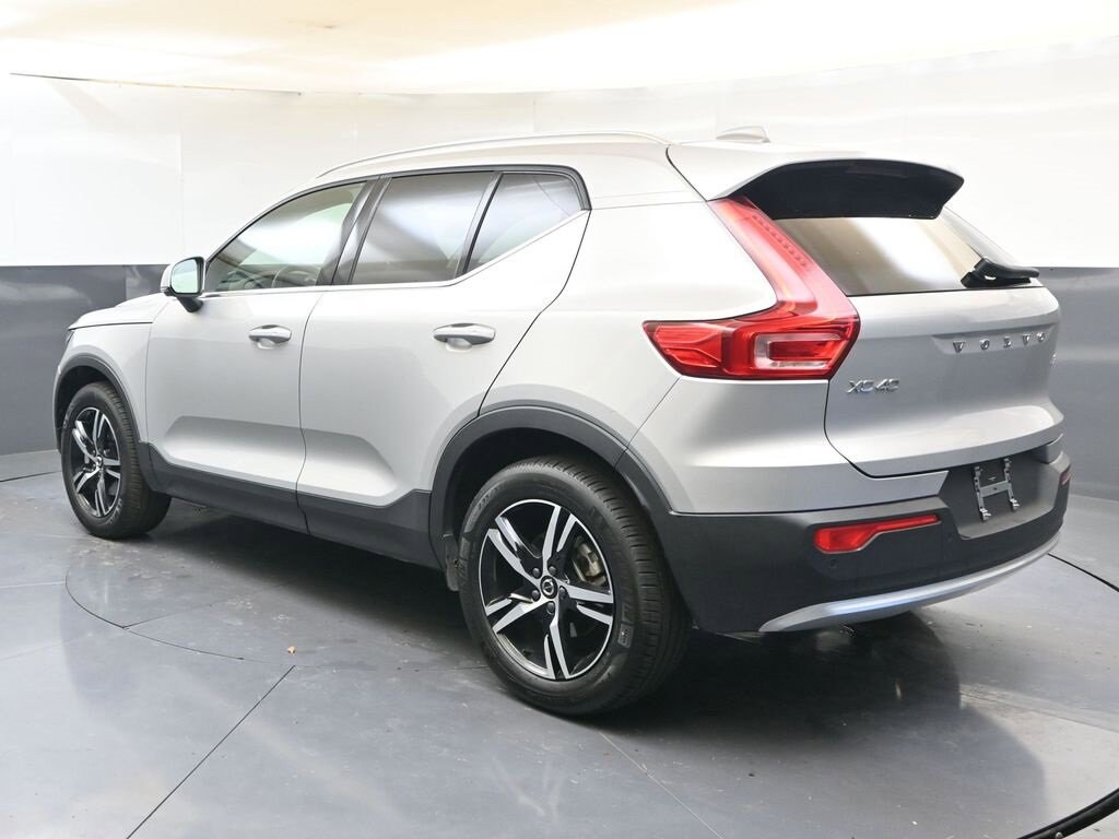 Used 2025 Volvo XC40 B5 Core Bright Theme SUV