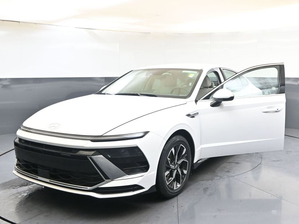 Used 2024 Hyundai Sonata SEL Sedan