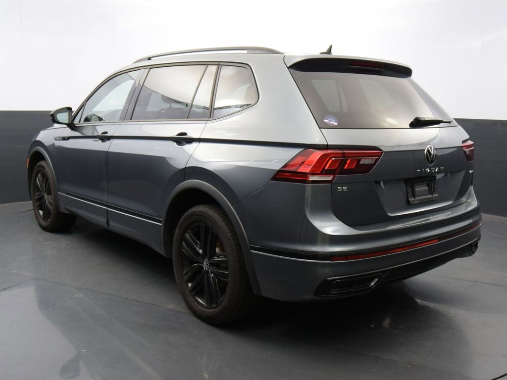 2022 Volkswagen Tiguan SE R-Line Black photo 2