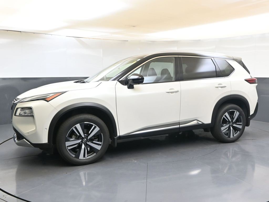 2022 Nissan Rogue Platinum photo 2