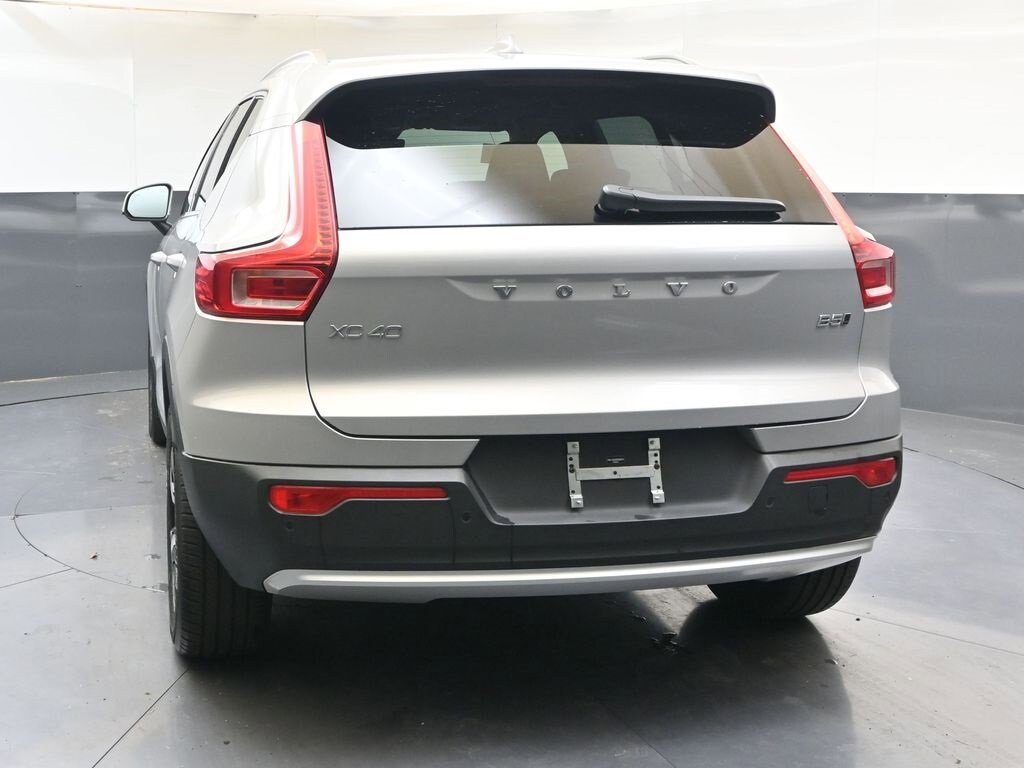 Used 2025 Volvo XC40 B5 Core Bright Theme SUV