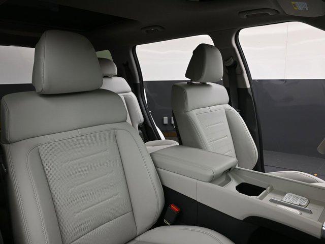 2026 Hyundai Santa Fe Limited - Photo 13