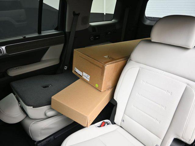 2026 Hyundai Santa Fe Limited - Photo 21