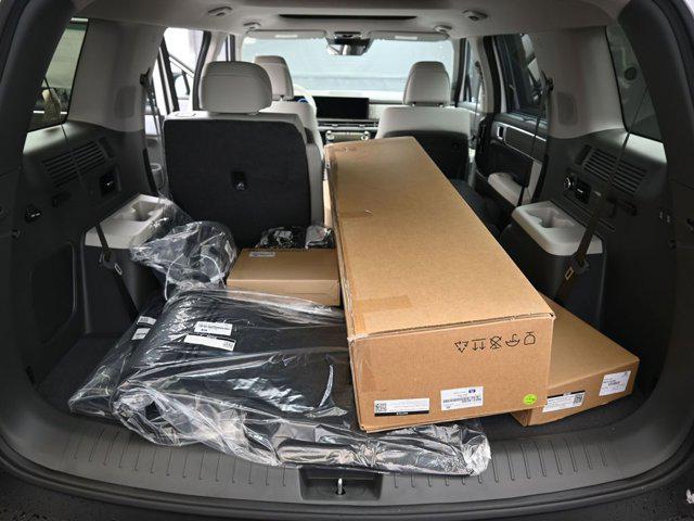 2026 Hyundai Santa Fe Limited - Photo 17