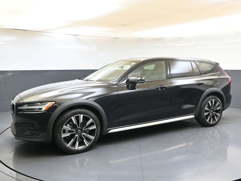 Certified 2024 Volvo V60 Cross Country B5 Ultimate Wagon