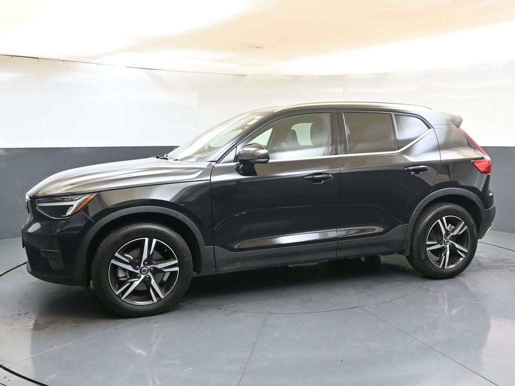 Certified 2025 Volvo XC40 B5 Core Bright Theme SUV